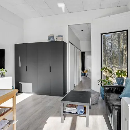 2 Bedroom Amazing In Σπίτι διακοπών *